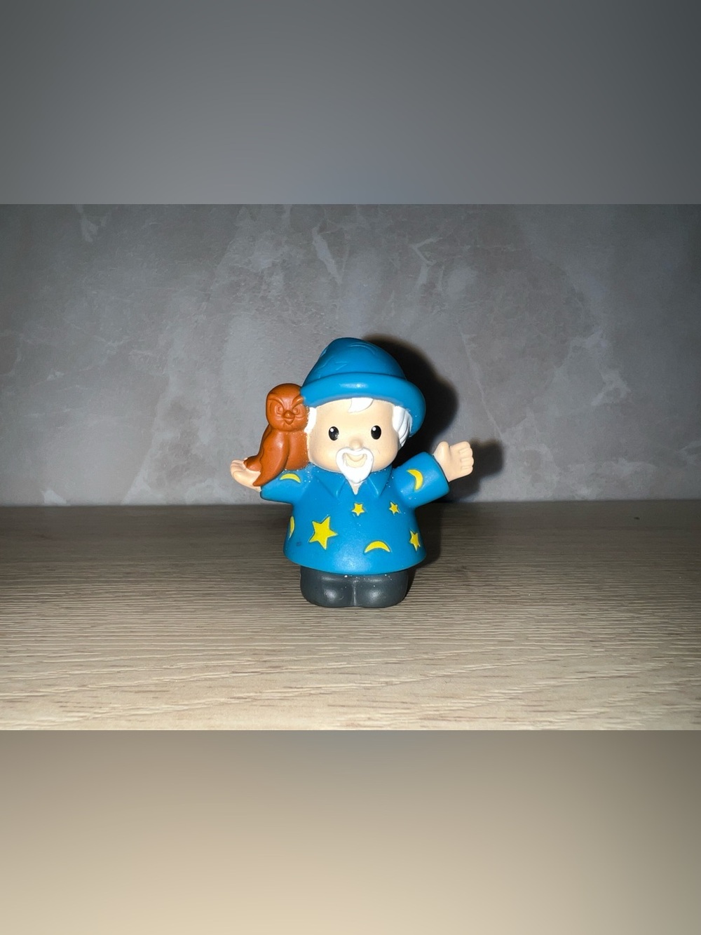 🧙 Fisher-Price Little People Wizard with Owl – 2005 | 3/$20